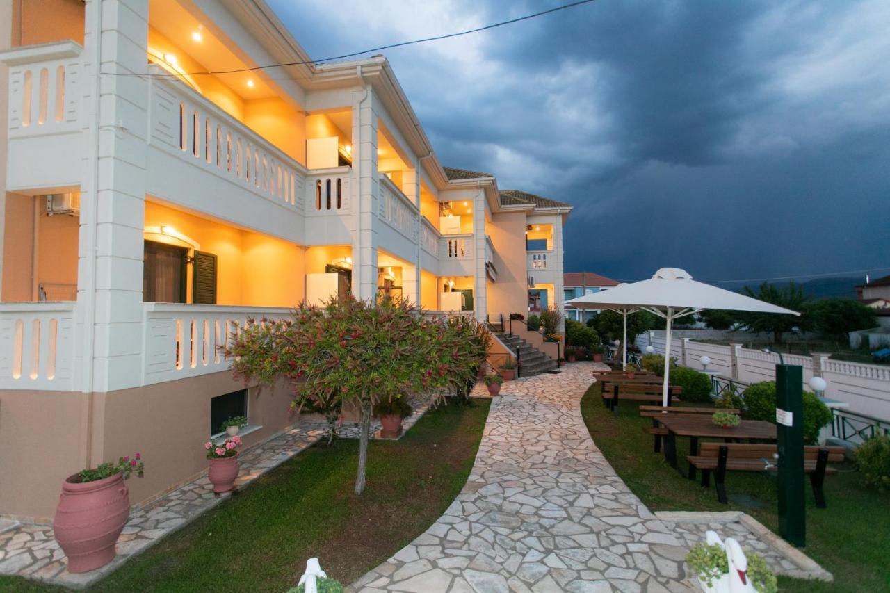 Lady Elena Hotel Amudiá Kültér fotó
